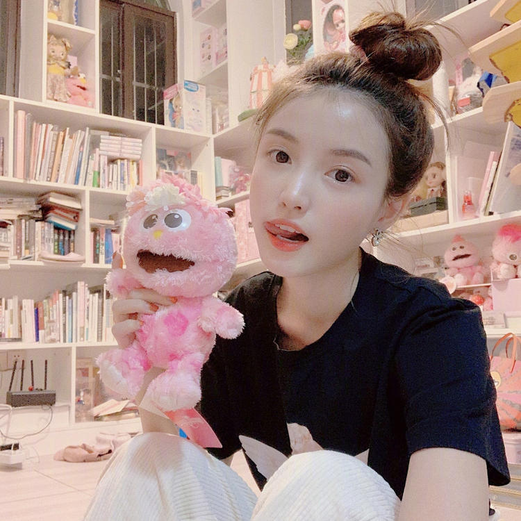 神谷熏（身份：神谷活心流代理师父、女主角） - 手机端流畅在线观看 - 网络直播